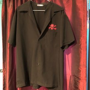 Men’s black button-up skull shirt